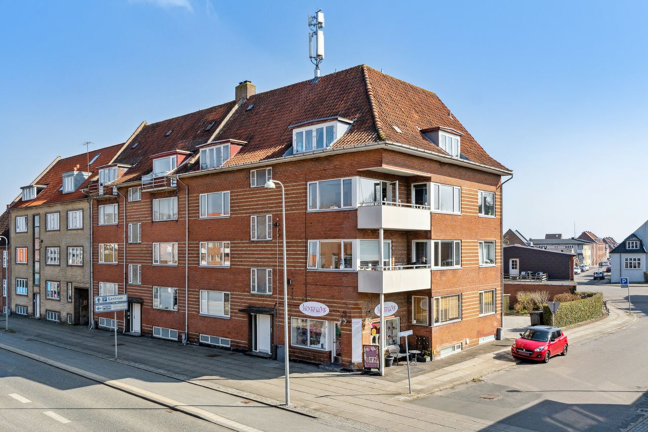 image 01